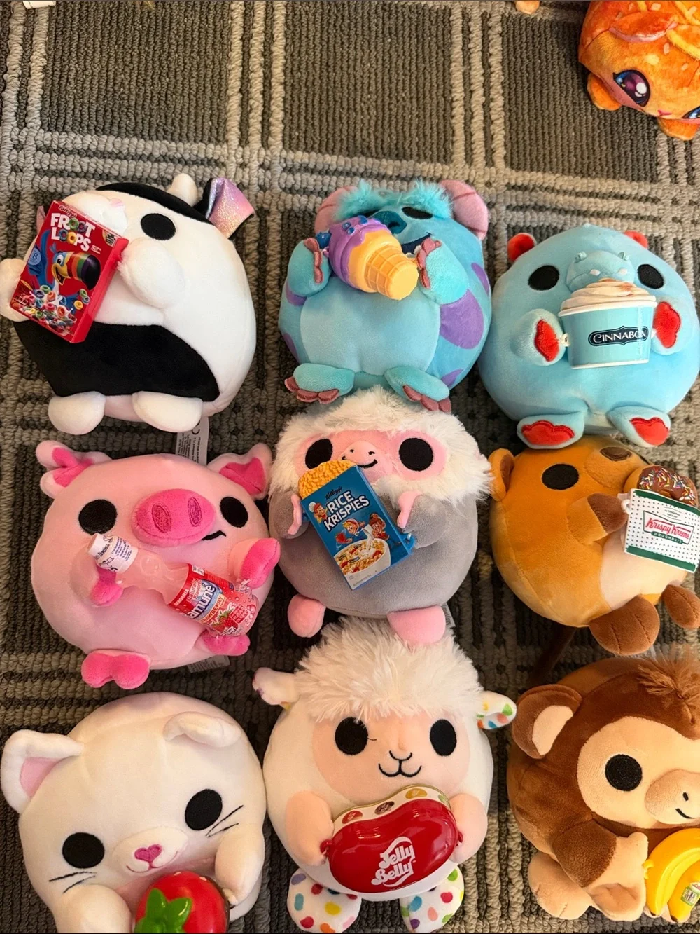 Zuru Snackle 9 items Collectible Lot - White, Pink, Blue, Brown, Orange Plushie